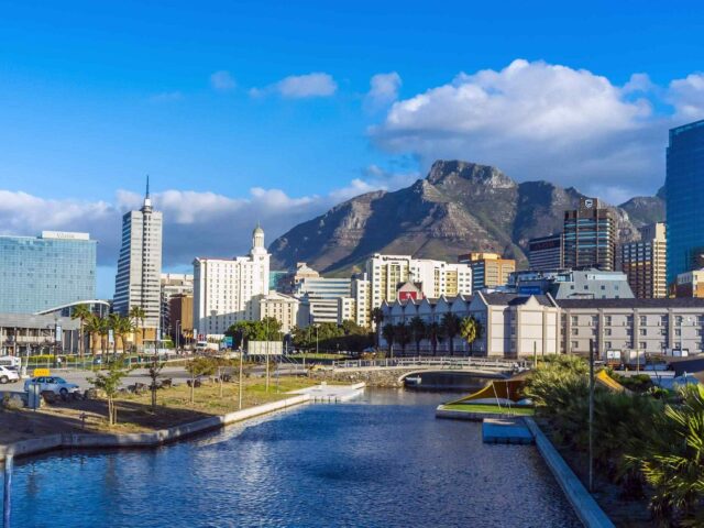 https://omantour.in/wp-content/uploads/2018/08/post_capetown_02-640x480.jpg