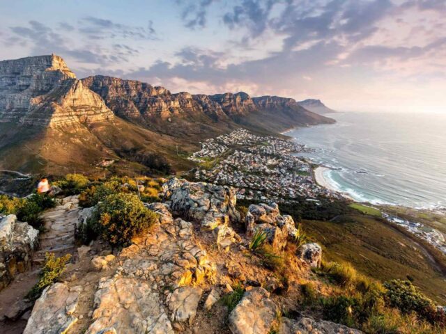 https://omantour.in/wp-content/uploads/2018/08/post_capetown_06-640x480.jpg