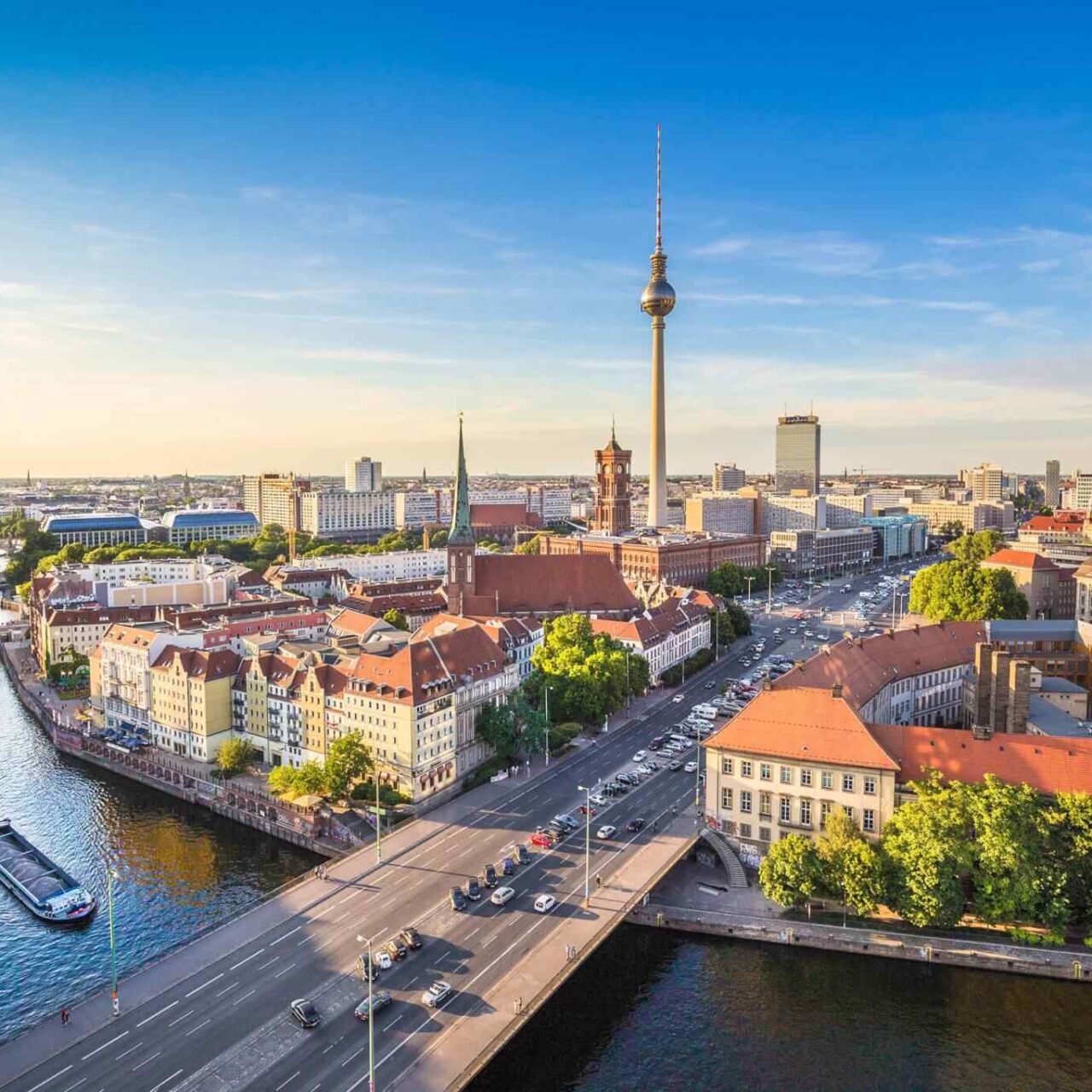 https://omantour.in/wp-content/uploads/2018/09/destination-berlin-05-1280x1280.jpg