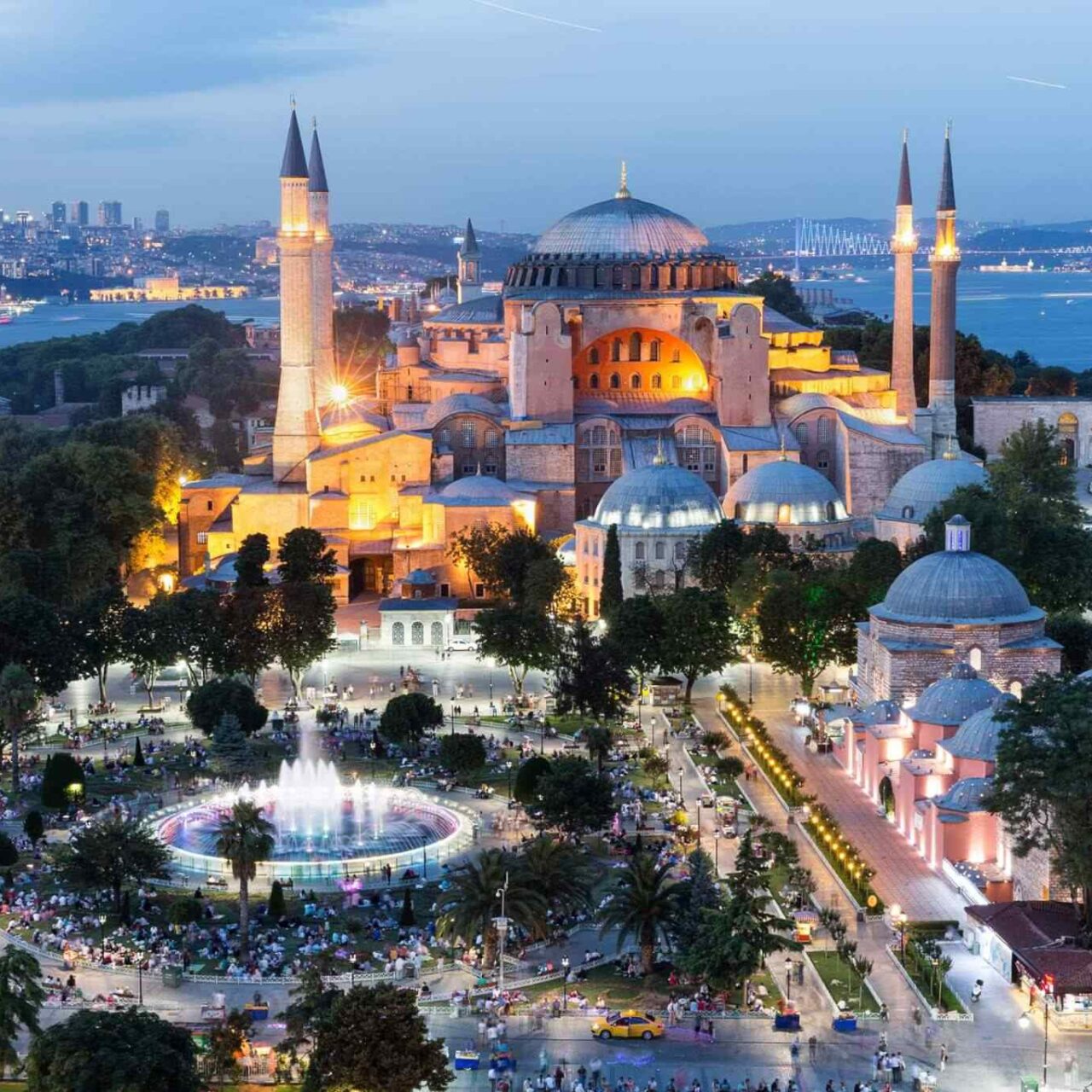 https://omantour.in/wp-content/uploads/2018/09/destination-istanbul-02-1280x1280.jpg